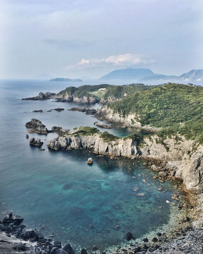 Top 10 Longest Coastline Countries 4 A view of the Kozushima island coast in Japan.