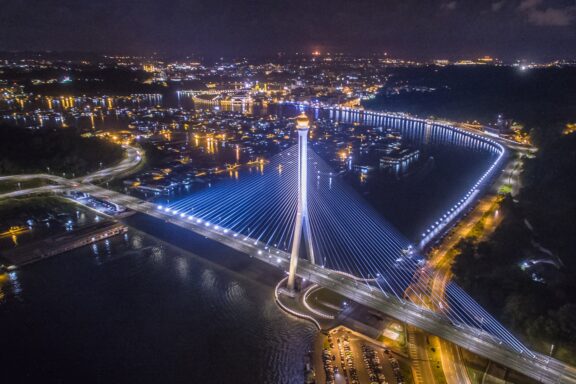 Sungai Kebun Bridge, also known as the Sultan Haji Omar Ali Saifuddien Bridge