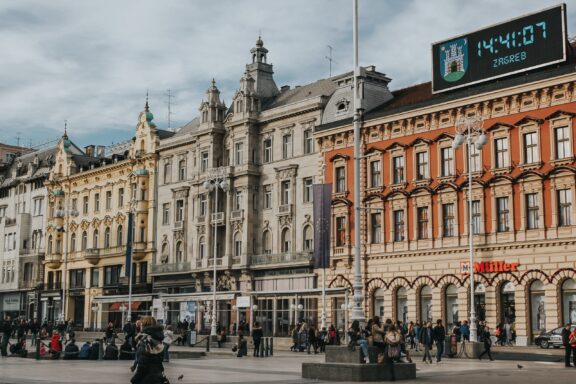 Everyday life at Zagreb's main square