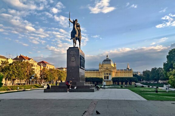 Equestrian Statue in King Tomislav Square at Dusk Statue of King Tomislav in Zagreb