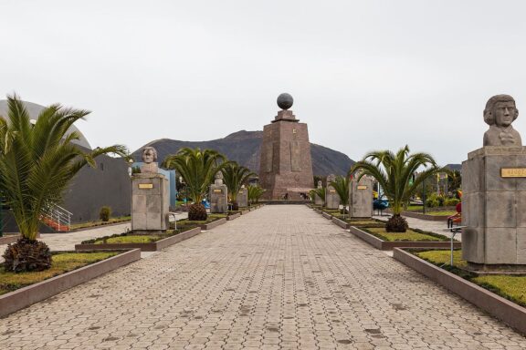 Monument at the Equator Line in Quito La mitad del mundo quito