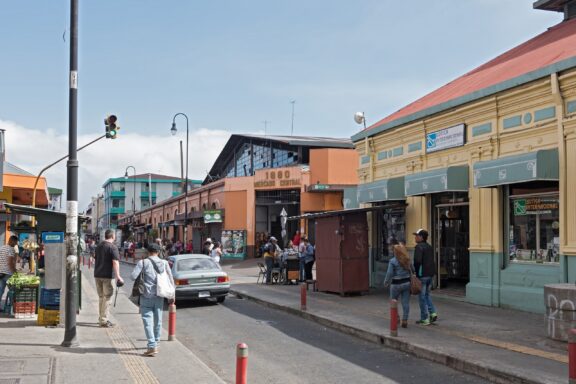 Street in front of the Mercado Central in San José