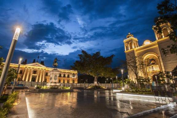 Plaza Gerardo Barrios San Salvador