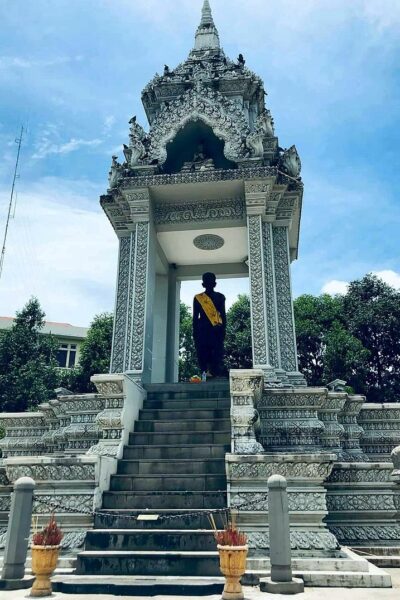 Statue of Daun Penh in a Pavilion Statue of Daun Penh