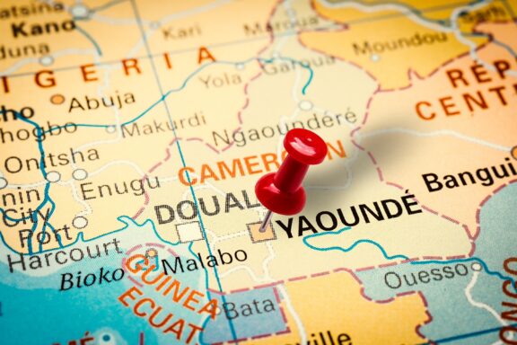 Close-up location of Yaounde, Cameroon, and its neighboring countries