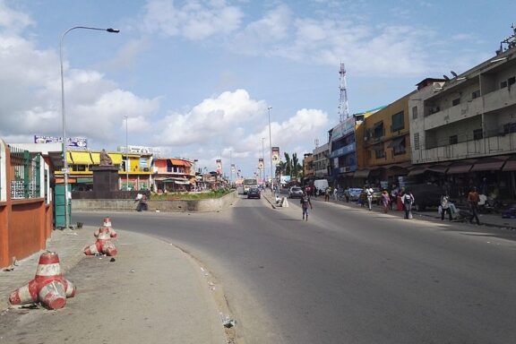 Boulevard Nangui Abrogoua, one of the main commercial areas in Yamoussoukro