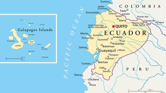 A political map of Ecuador showing major cities and its borders with foreign countries as well as the Pacific Ocean. 