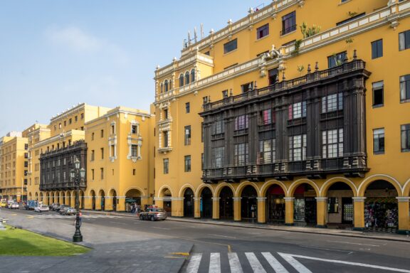 Buildings in Lima featuring the popular colonial balconies