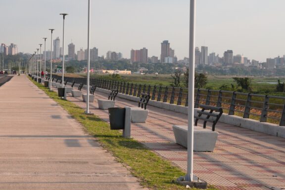 Costanera de Asunción, a scenic riverwalk along the Paraguay River