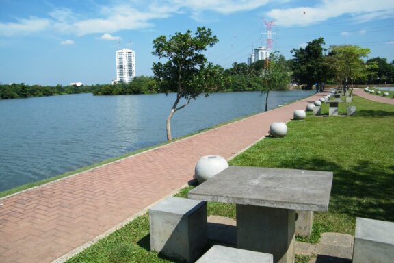 Diyatha Uyana, located near the banks of the Diyawanna Lake