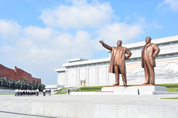 Mansudae Grand Monument, bronze statues of Kim Il-sung and Kim Jong-il