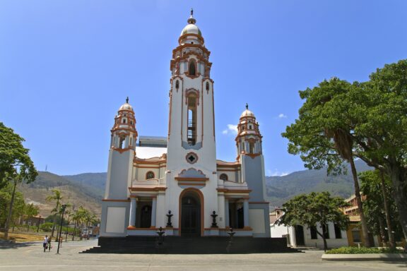 National Pantheon, the final resting place of numerous Venezuelan national heroes, including Simón Bolívar