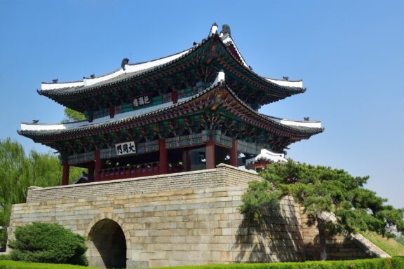 Taedong Gate, dating back to early 16th century