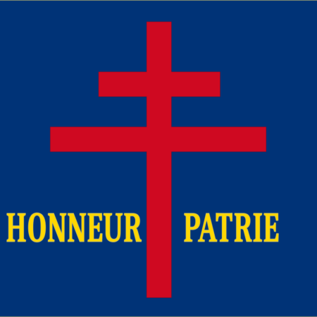 Flag of Chad with a red cross centered on a blue field and the words "Honneur Patrie" in yellow at the bottom.