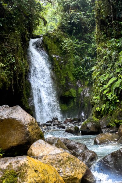 Catarata del Toro, Bajos del Toro's towering waterfall