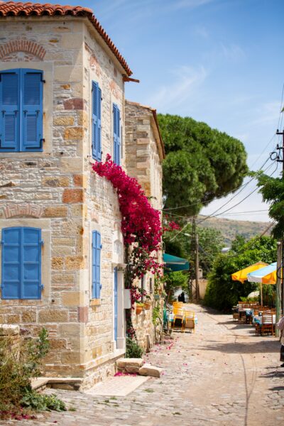 Foça, a coastal town with stories of seals and sirens