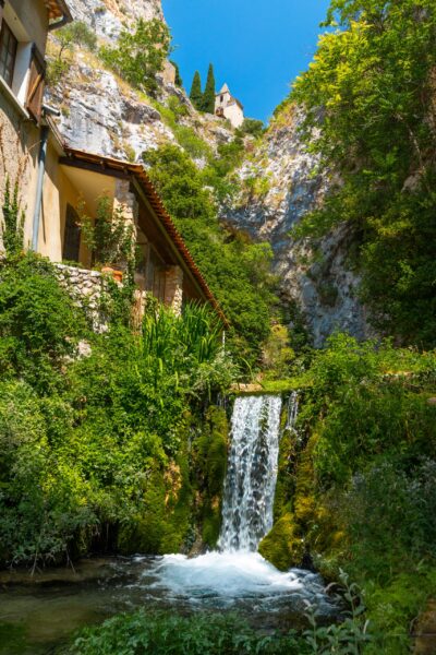 The star-suspended cliffs and fine faience of Moustiers-Sainte-Marie