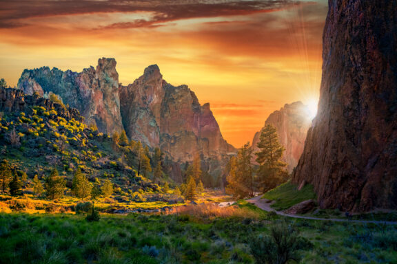 The towering cliffs at Smith Rock State Park